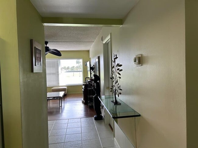 Building Photo - 7797 Golf Cir Dr