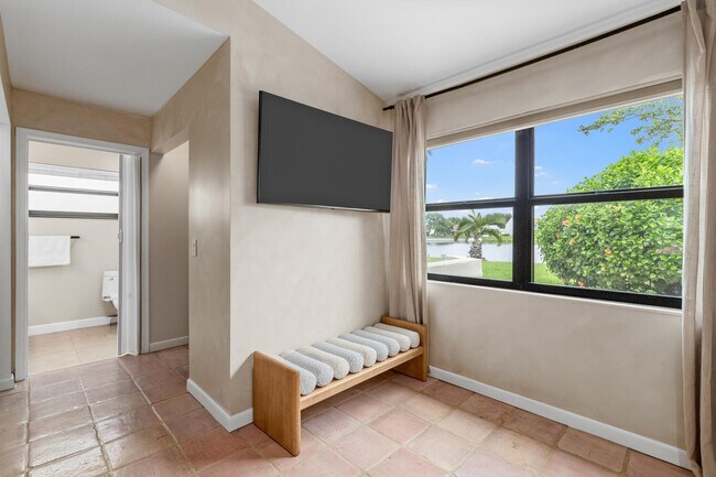 Building Photo - 12541 Shoreside Ln