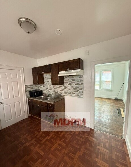Building Photo - 3338 Tyler St
