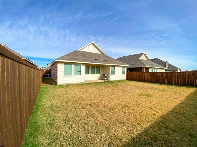 Building Photo - 11452 White River Dr
