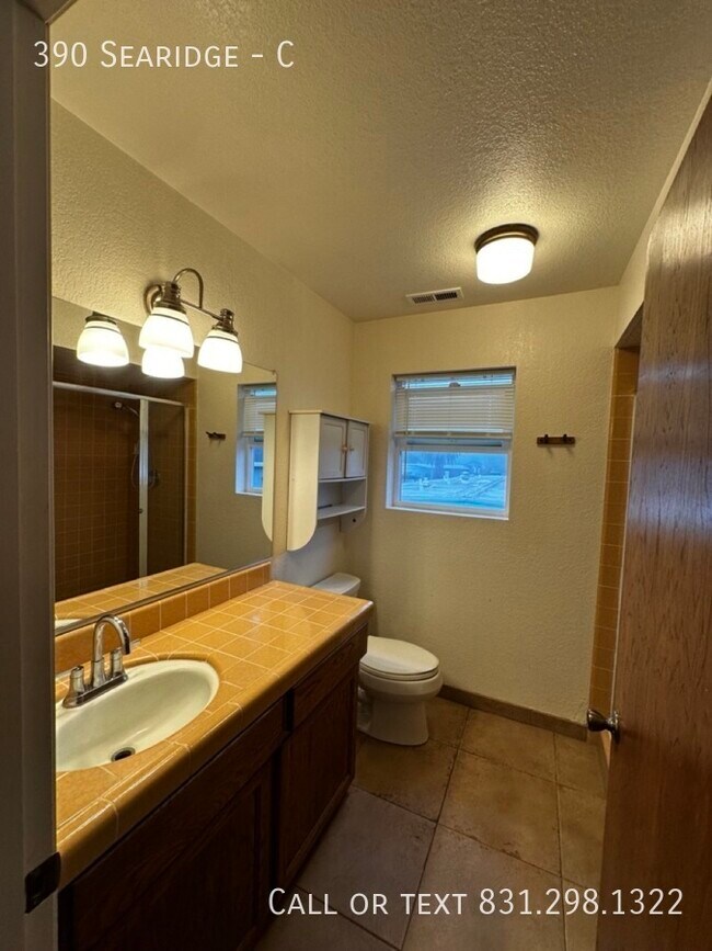 Building Photo - 390 Searidge-C