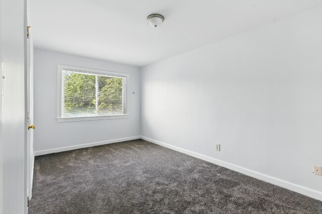 Building Photo - 709 Brandywine St SE