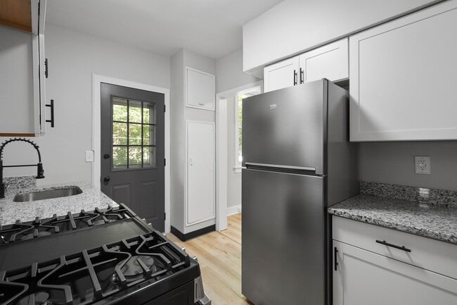 Building Photo - Stunning 3 bedroom home in Carrick availab...