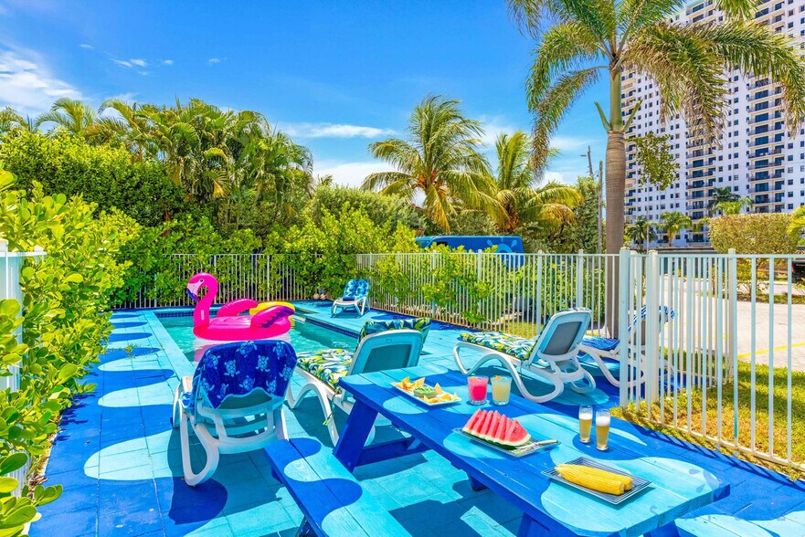 Building Photo - 809 S Ocean Dr