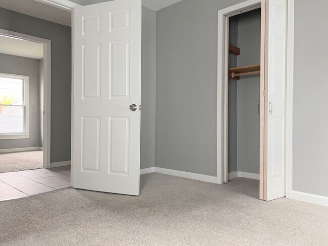 Building Photo - 1025 West Ave