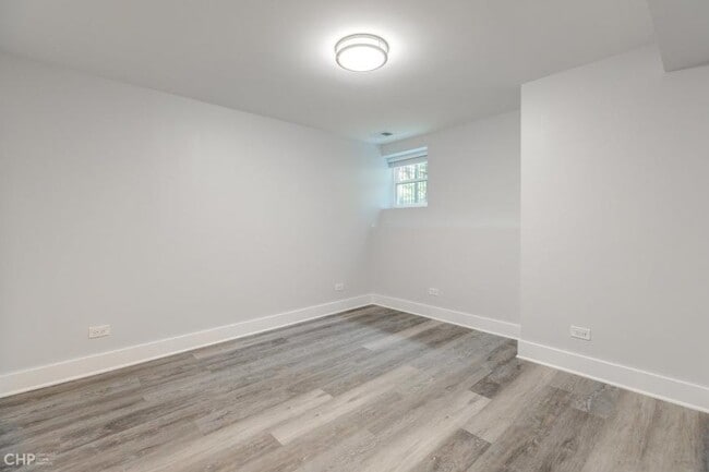 Building Photo - 4 bedroom in Chicago IL 60613