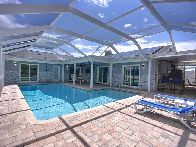 Building Photo - 6531 Santiago Ct