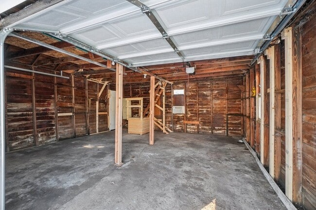 Building Photo - 7350 Globe St