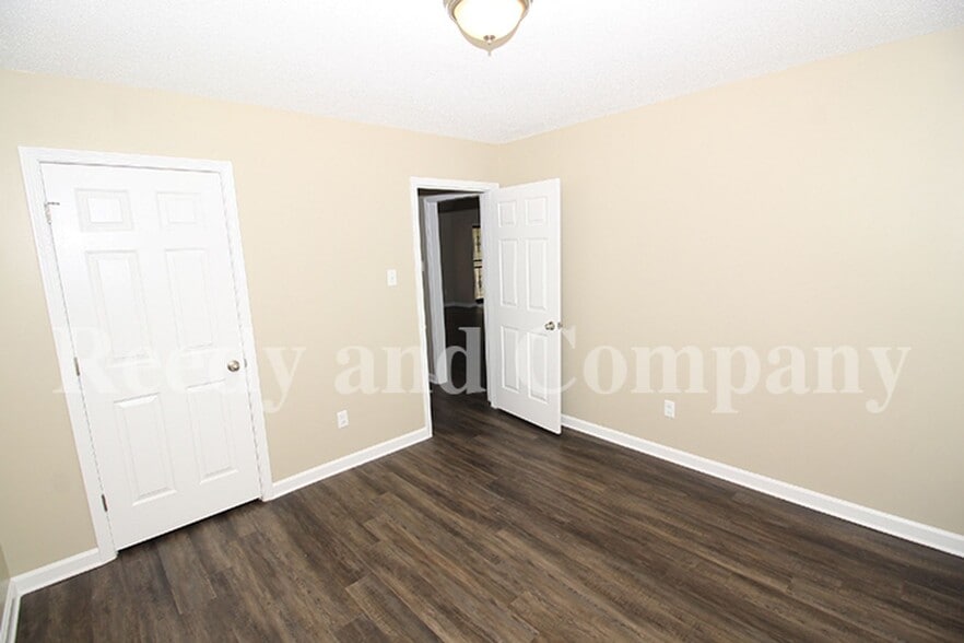 Building Photo - 6612 Dawnhill Rd