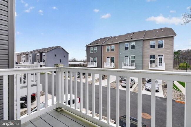 Building Photo - 54 Sidney Ln