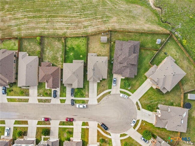 Building Photo - 3306 Lorne Dr