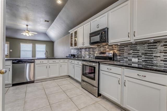 Building Photo - 3611 Redwood Cir