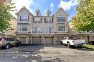 Building Photo - 209 Blue Heron Dr
