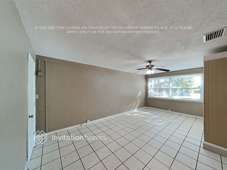 Building Photo - 8086 52nd Ln N