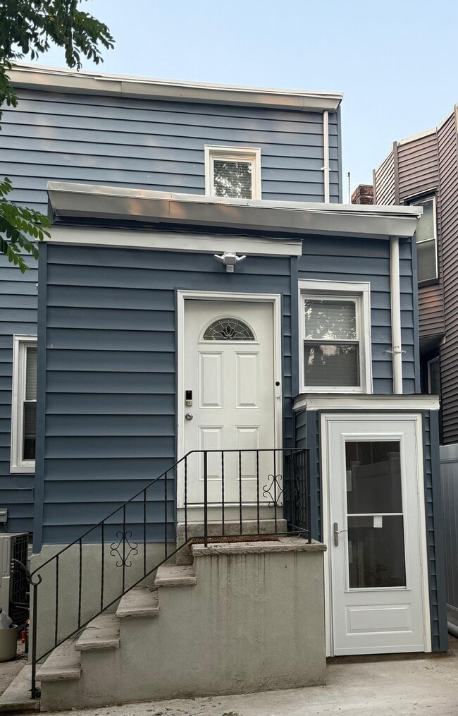 Building Photo - 40 Armstrong Ave
