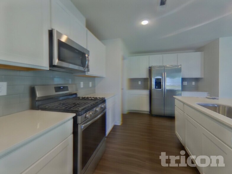 Building Photo - 1426 Cattleman Acrs Dr