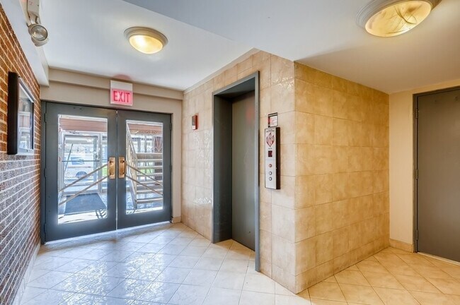 Building Photo - 2206 S Goebbert Rd