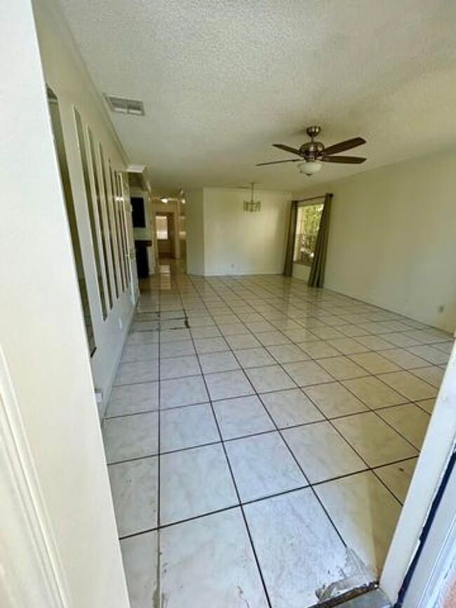 Building Photo - 141 Plumage Ln