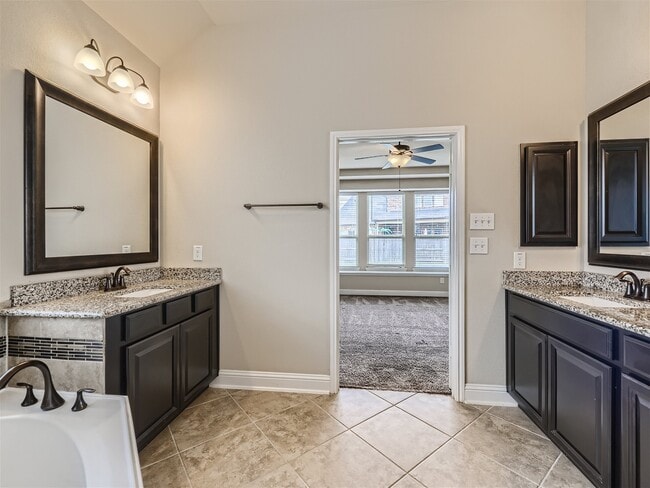 Building Photo - 18839 Fox Kestrel Trl