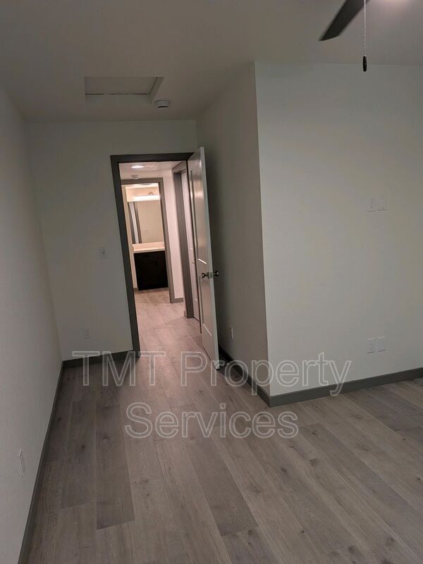 Building Photo - 7330 Stratford Pl