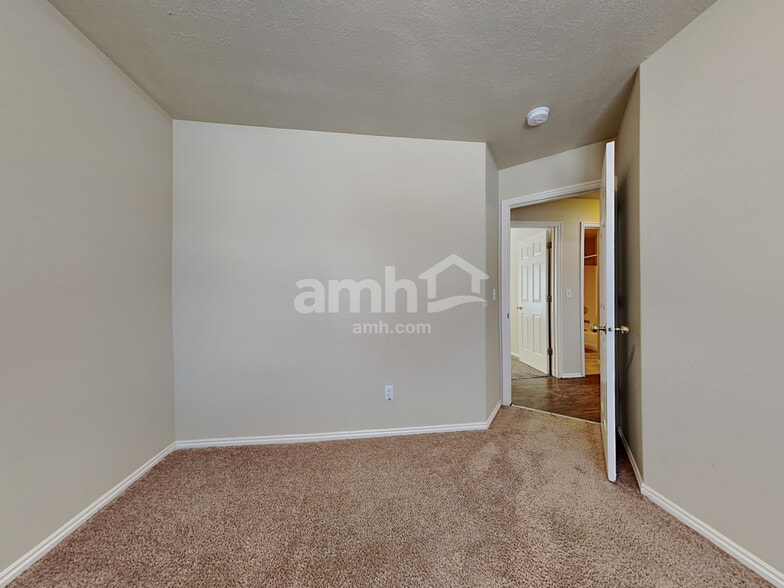 Building Photo - 11963 S Powder Cv