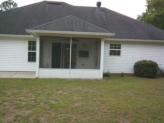 Building Photo - Spacious 3BR Home with Screened Porch, Fenced Backyard & Wired Shop in North Valdosta