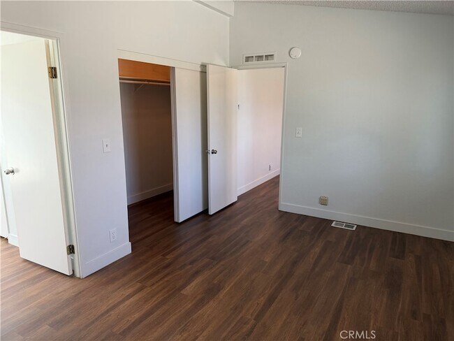 Building Photo - 381 Amador Rd