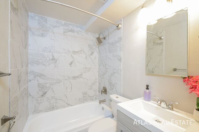 Building Photo - 9955 W 59th Pl