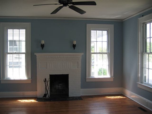 Building Photo - 208 E Franklin St