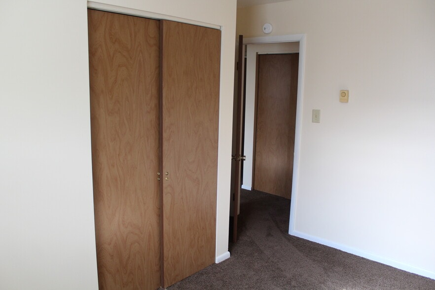 Bedroom 1 - 56 Saratoga Ct