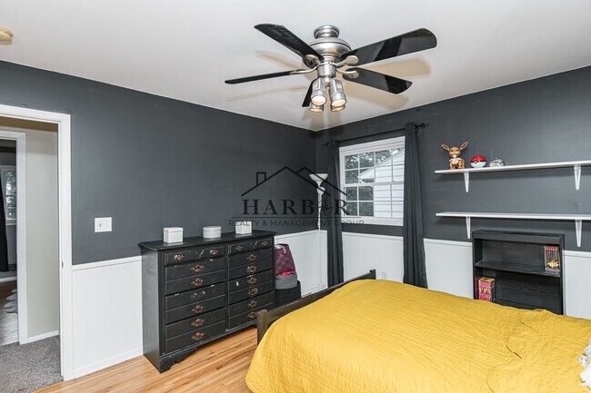 Building Photo - Your NW Sanctuary: 4-BR Single Family Home