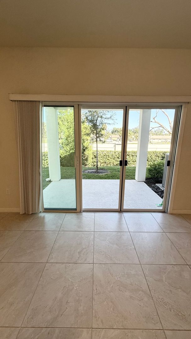 Building Photo - Grayson Square