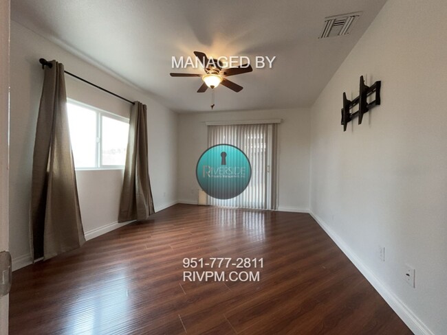 Building Photo - Charming 3-Bedroom Pool Home for Rent in R...