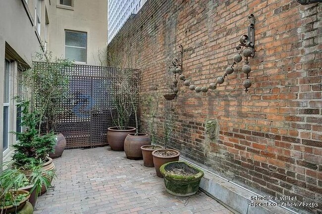 Building Photo - 1519 3rd Ave