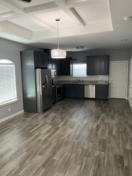 Building Photo - 513 Teague Avenue