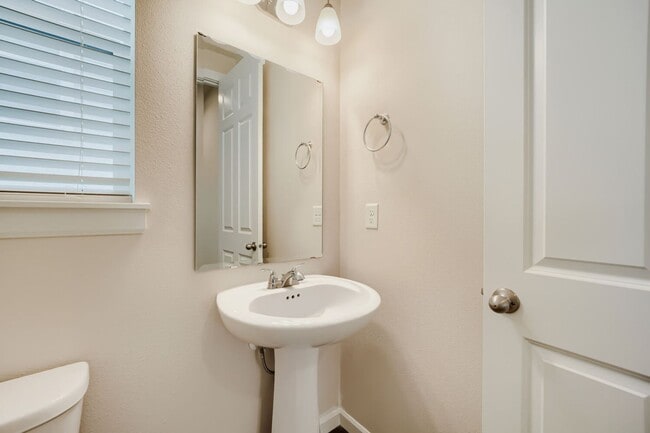 Building Photo - Amazing 6bed/3bath home in Edgewood, WA!