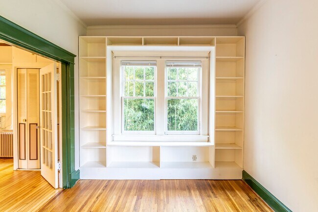 Building Photo - 213 Todd Ave