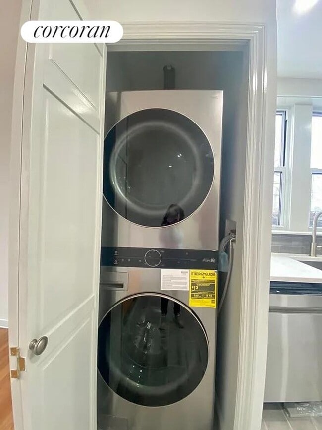 Building Photo - 155 25th St