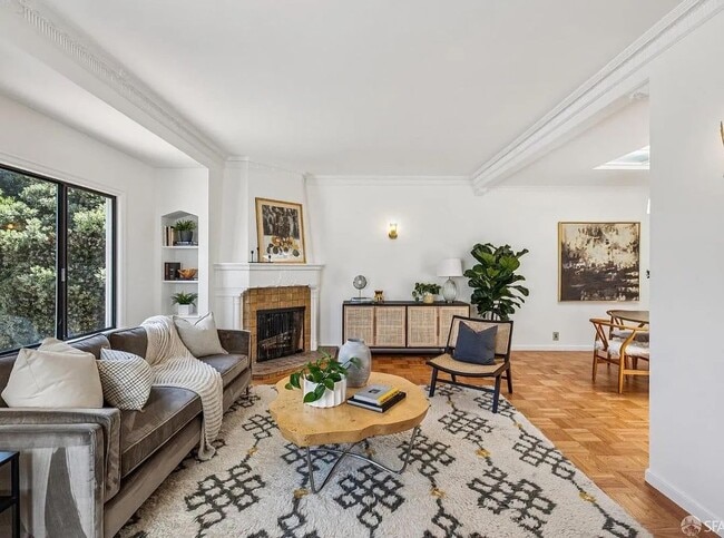 Building Photo - 845 44th Ave