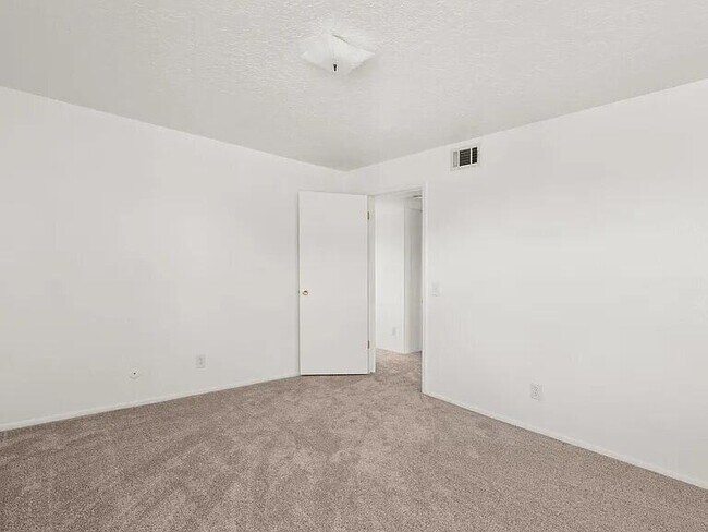 Building Photo - 3869 Montgomery Blvd NE