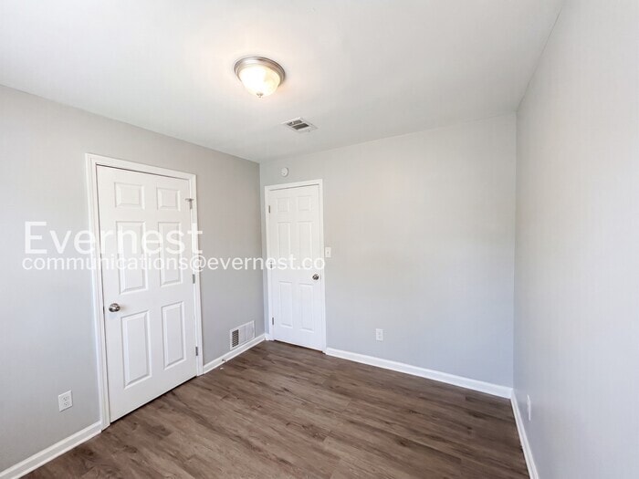 Building Photo - 5267 Joan of Arc Pl