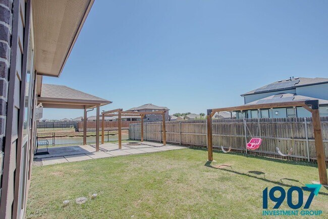 Building Photo - 2501 Caden Ct