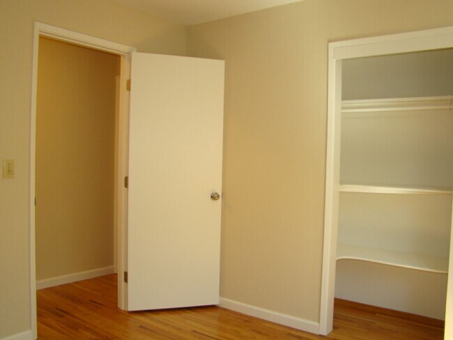 Building Photo - 14976 Ridgetop Dr