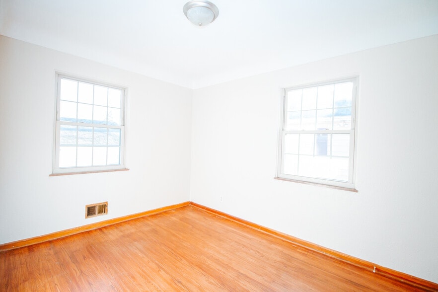 Building Photo - 2303 Mellwood Ave