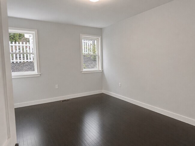 Building Photo - 288 Grove St