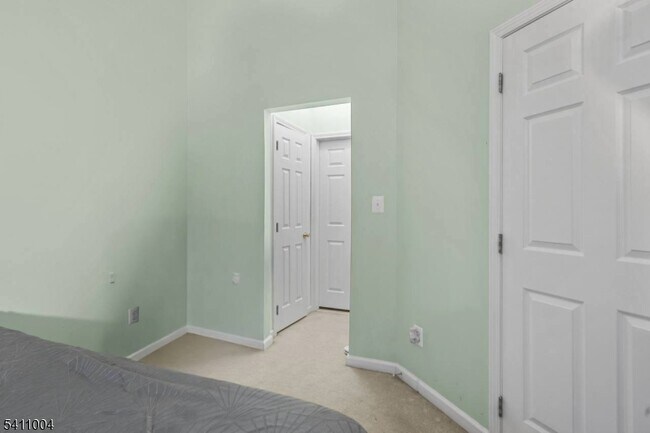 Building Photo - 137 Stratford Dr