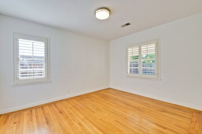 Building Photo - 2990 Cowper St