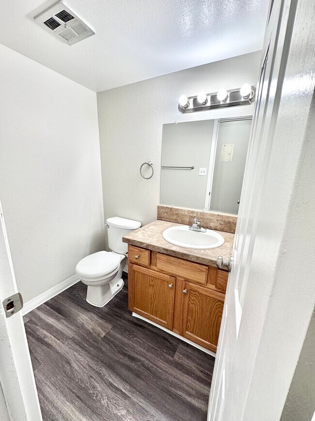 IMG_6403 - 947-951 Allison Street