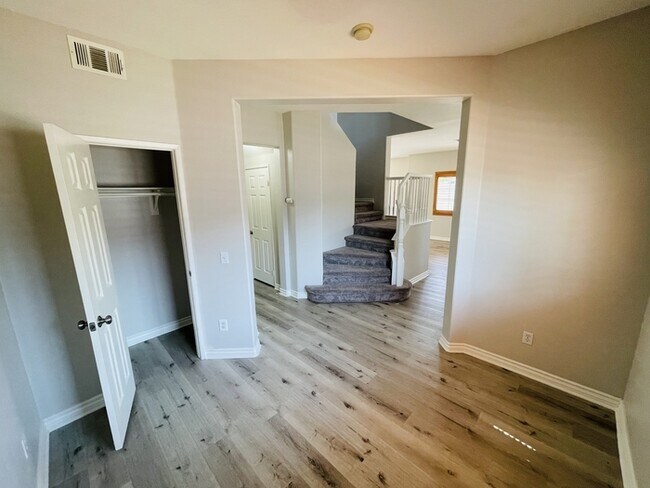 Building Photo - Condo