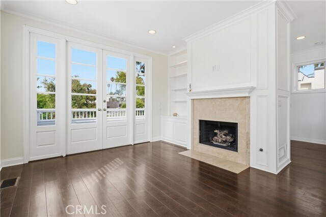 Building Photo - 315 Goldenrod Ave